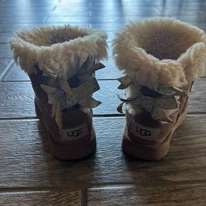 Uggs toddler size 10